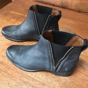 Frye Carly zip chelsea boots